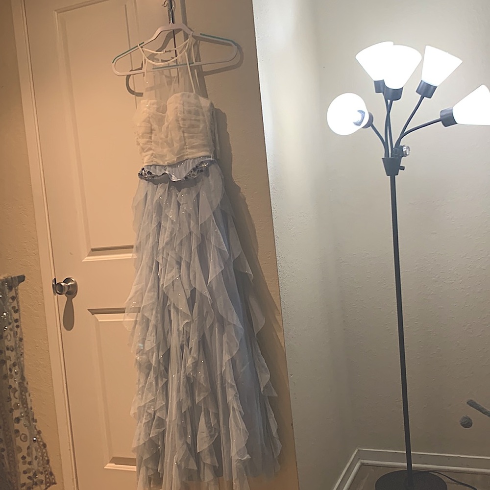 Long maxi party teen dress, size 5 blue and white.